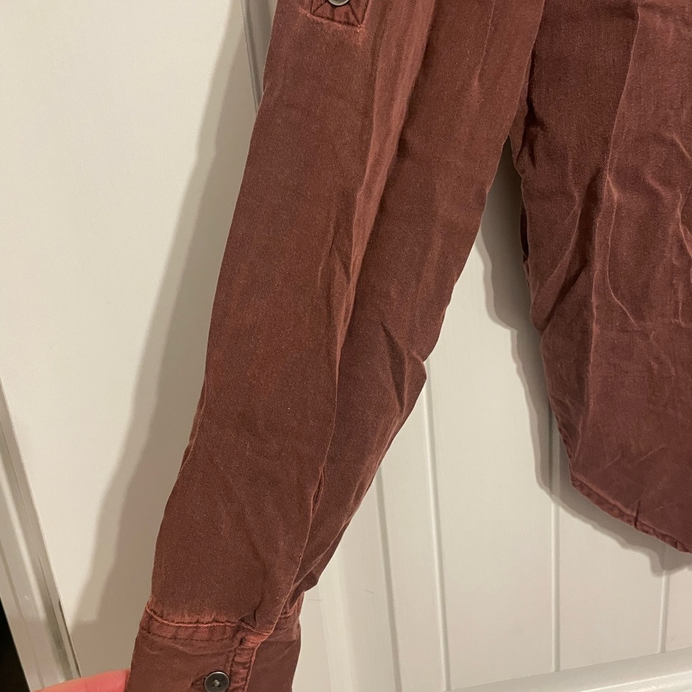 Distressed button blouse - Picture 4 of 5